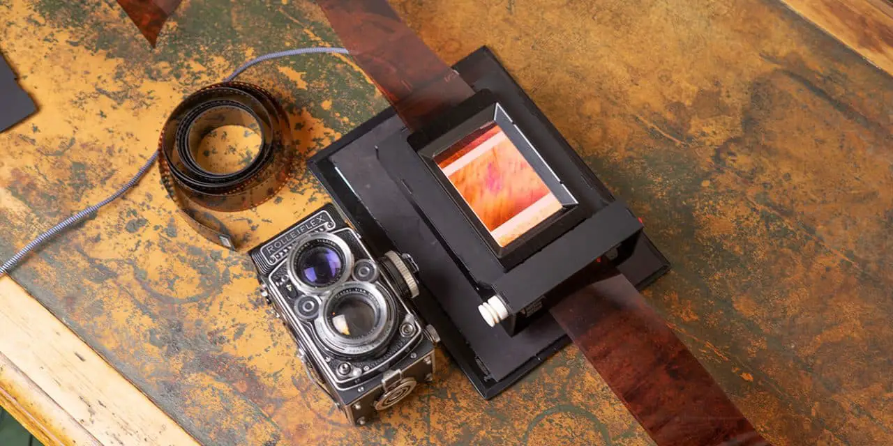 Film News: Valoi film holder on Kickstarter