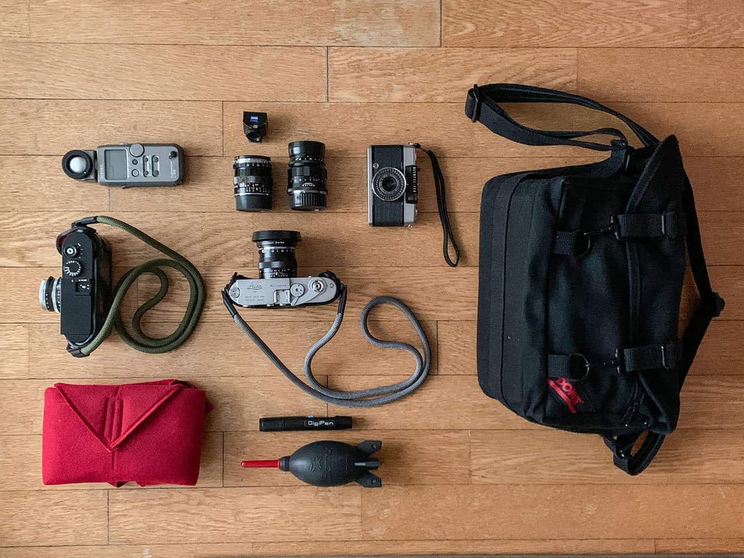 In your bag No: 1698 - Matt Choi - Japan Camera Hunter