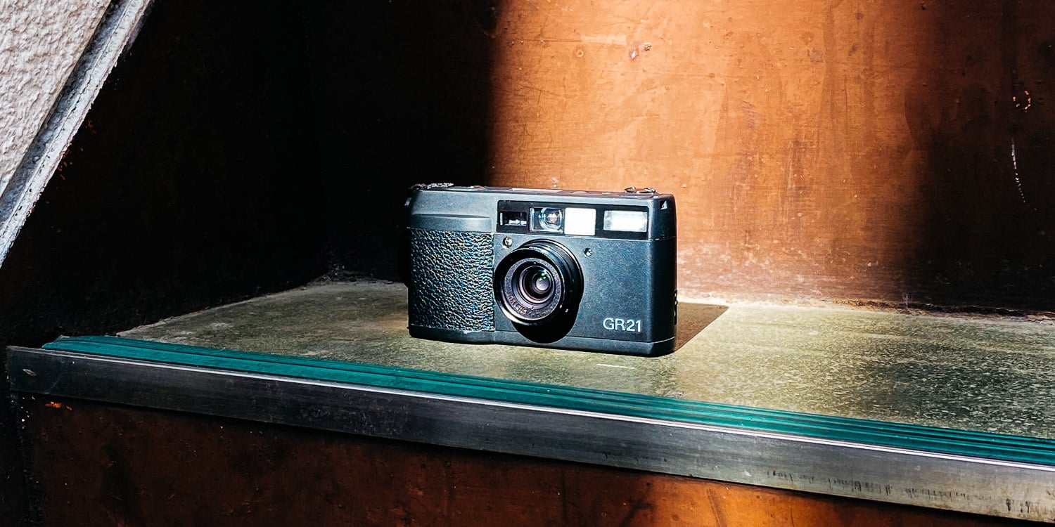 RICOH GR21-