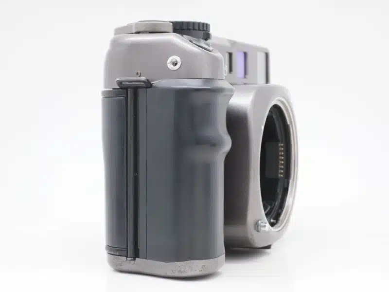 Mamiya 7, The titanium standard - Photo Thinking Camera Review