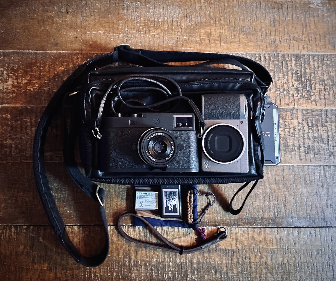 Camera Brandon Color IN YOUR BAG 1766 - BRANDON ALEXANDER - Japan Camera Hunter
