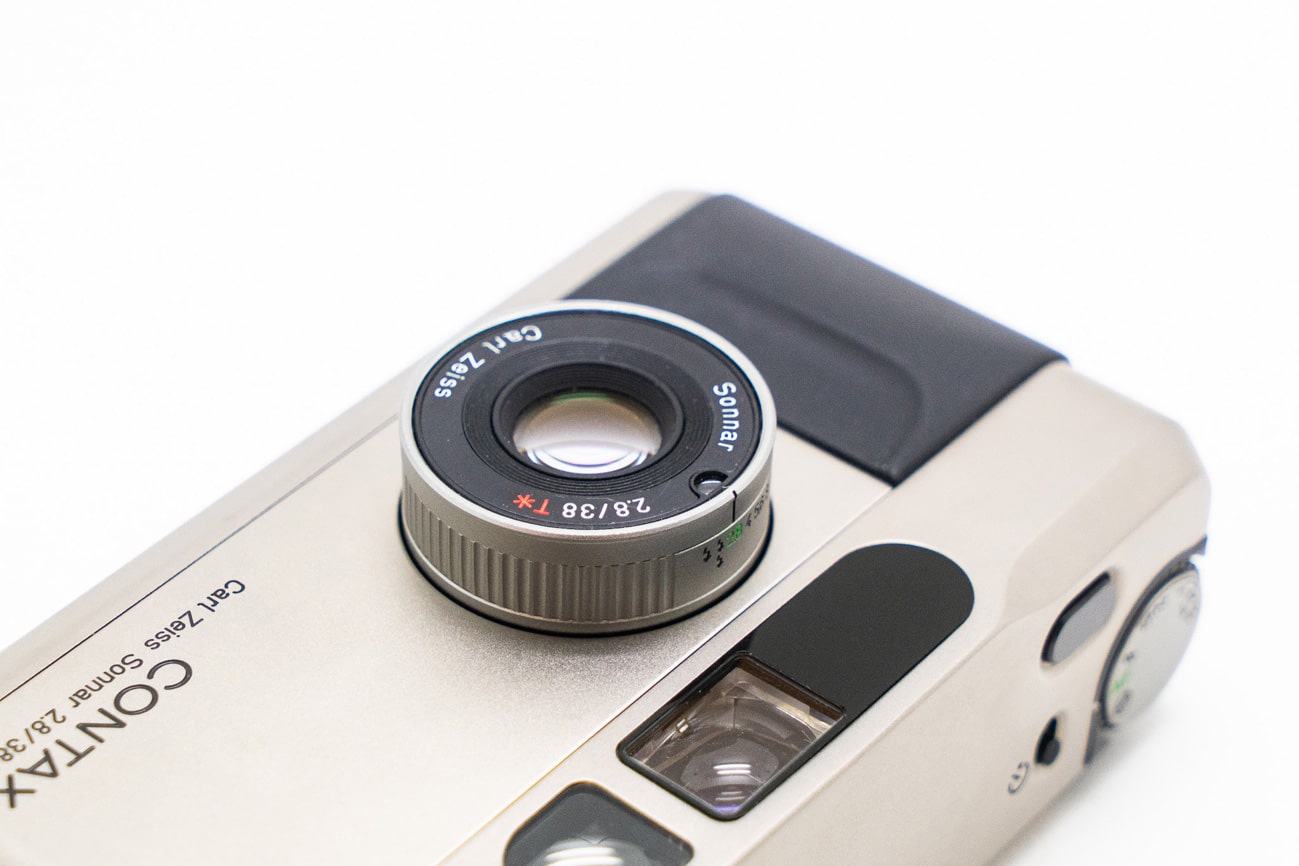 CONTAX T2｜撮りたい瞬間を逃さず、一台で何でも撮れるカメラ