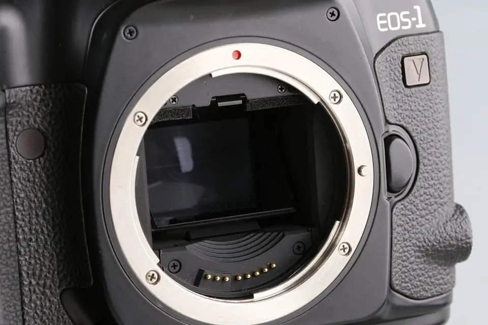 ショット数14040回★美品★CANON EOS 1V HS 24-85 Canon EOS-1V HS Body - Japan Camera Hunter