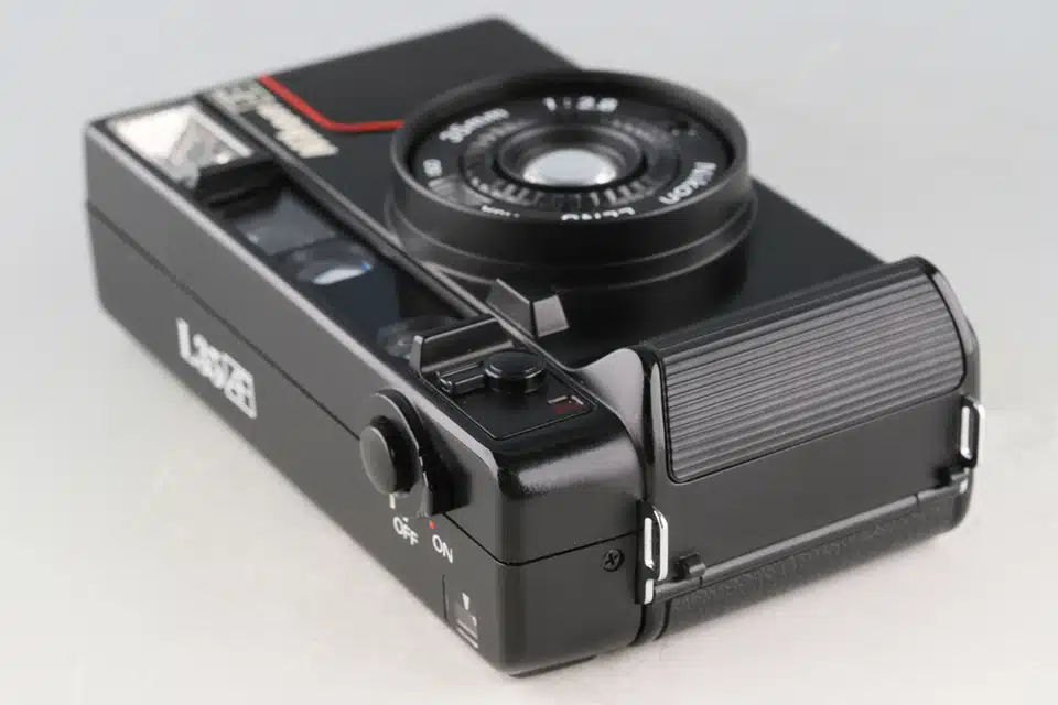 Nikon L35 AF 400 ISO version - Japan Camera Hunter