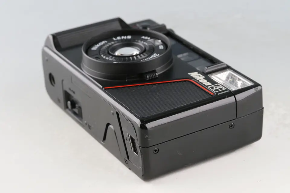 ★限定値下 外観良好 Nikon ニコン L35 AF フィルムカメラ ジャンク Nikon L35 AF 400 ISO version - Japan Camera Hunter