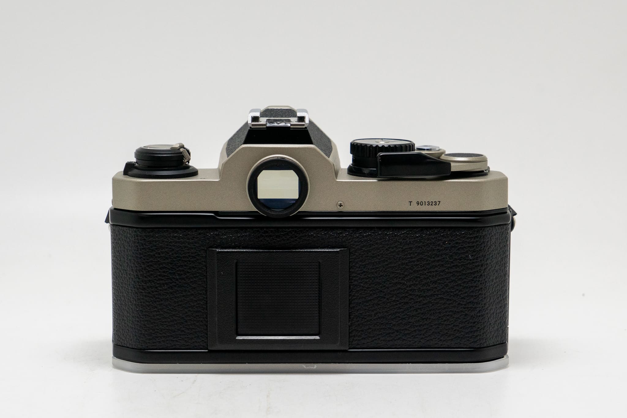 Nikon New FM2/T Boxed - Image 4